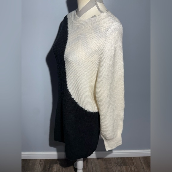 Blu Pepper Two-Tone Sweater in Black and Cream - Picture 2 of 12